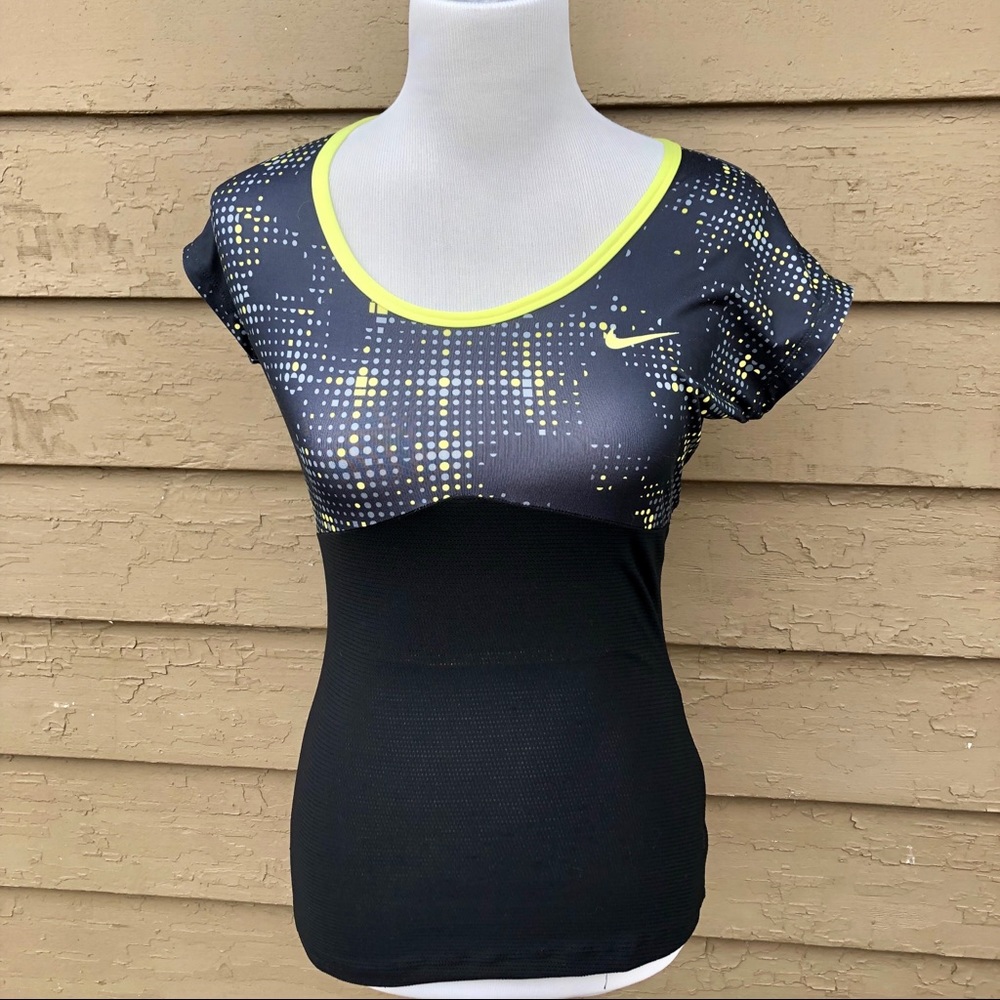 ☀️☀️☀️ 4/$20 Nike open back performance shirt!